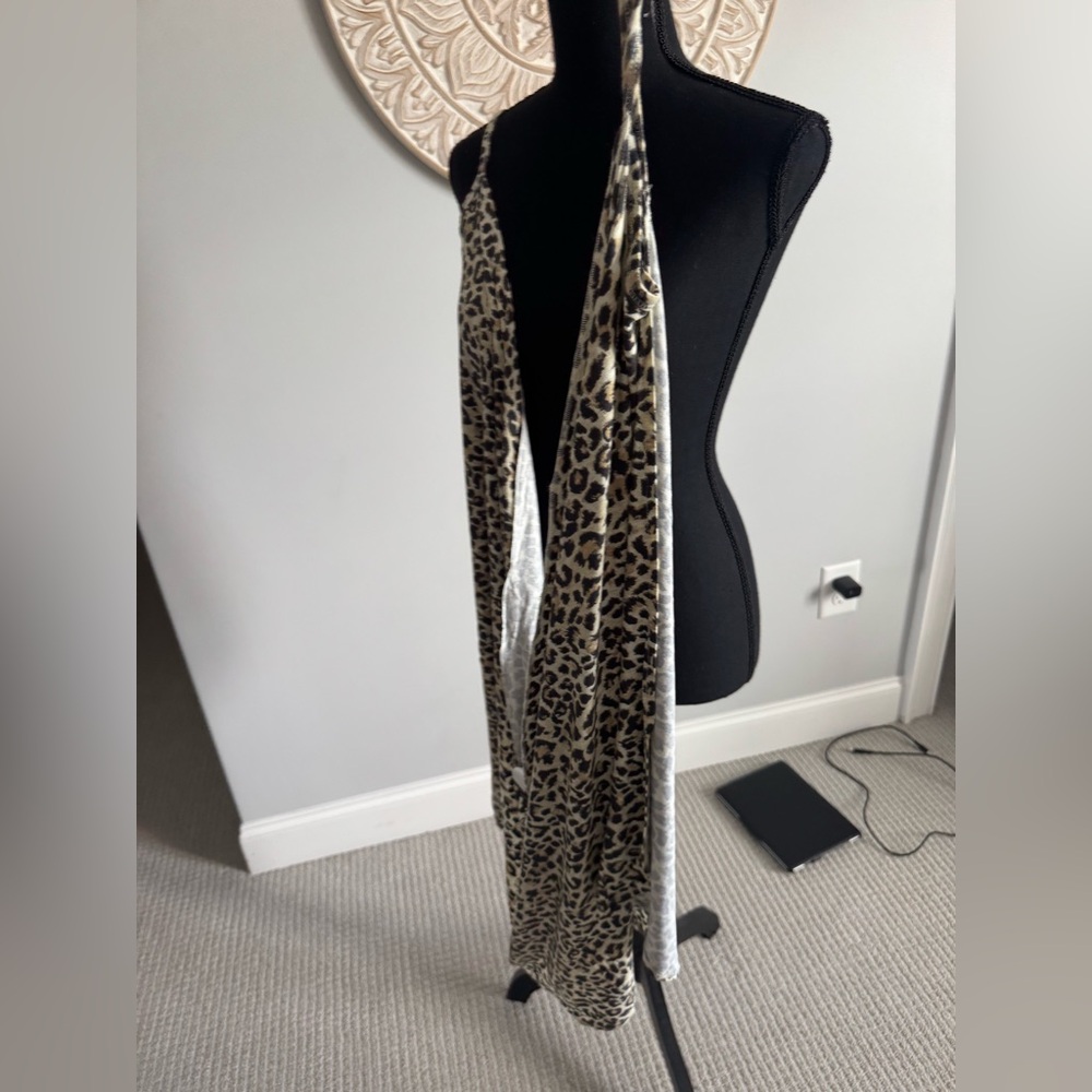 Size Small Backless Leopard Print Wrap Dress And/… - image 8
